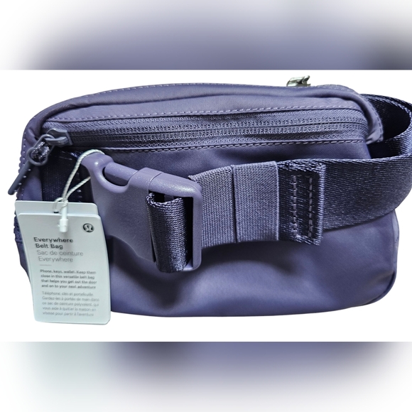 Lululemon Everwhere Belt Bag, Color NFAL (PURPLE) NEW WITH TAGS! 1L - Picture 5 of 9